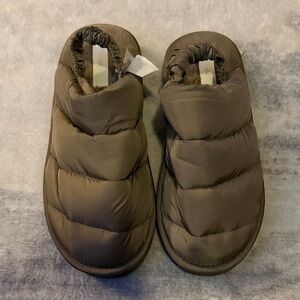 H&M Brown Puffer Slippers